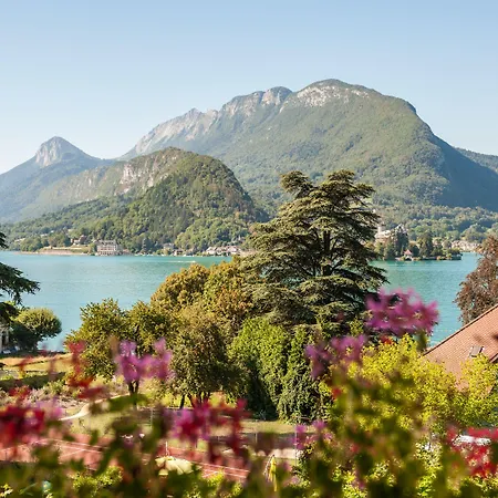 Du 3* Talloires