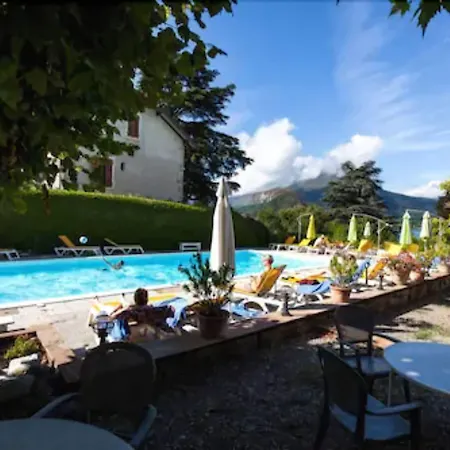 Du 3* Talloires
